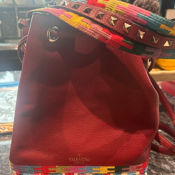 Authentic Valentino Garvani bag Red - Picture 2 of 2